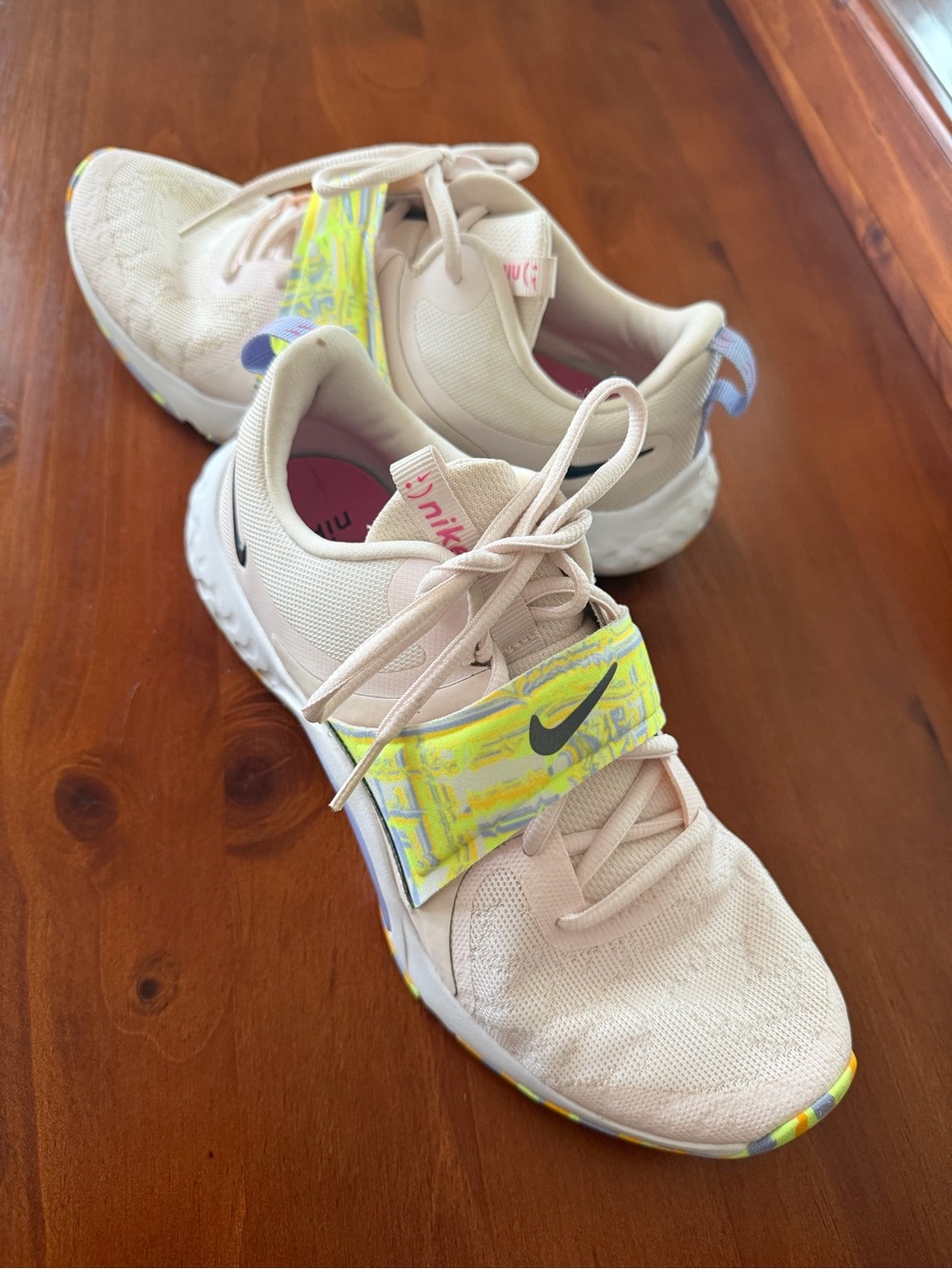 Nike Women’s React Sneakers size 8 Great Condition